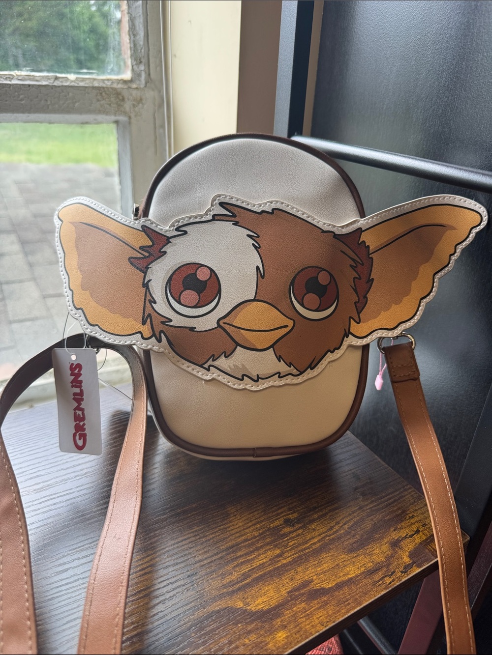 Gizmo Kids Crossbody Bag – Cream & Brown buckledown nwt